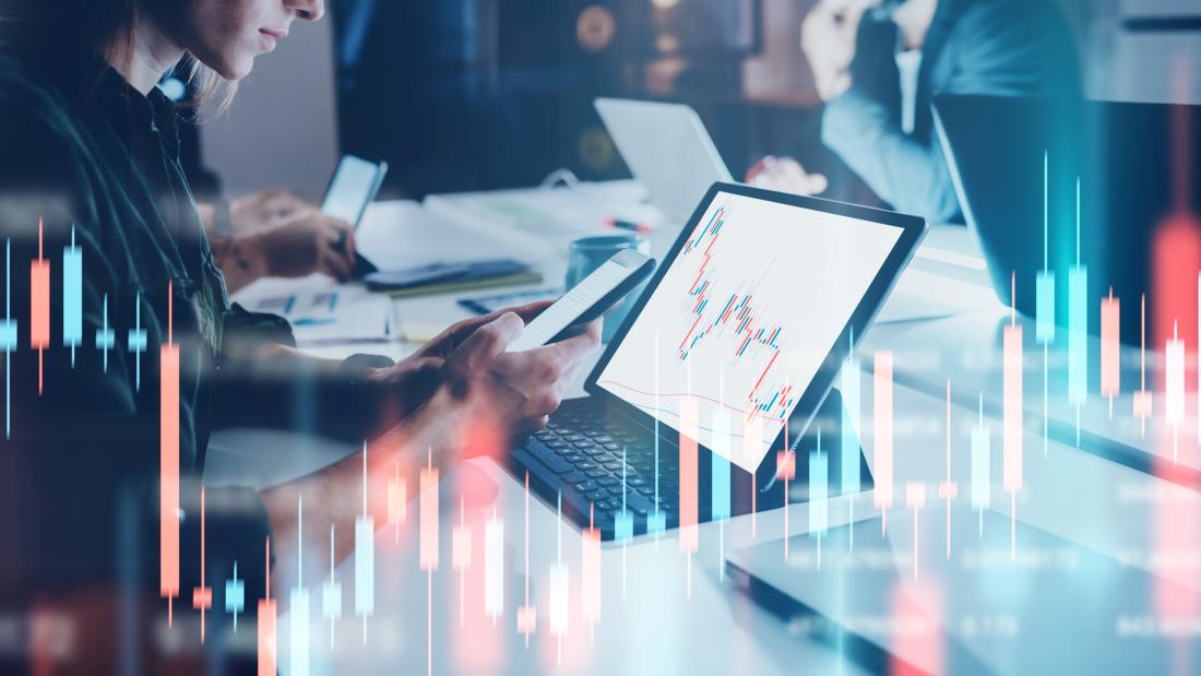 Accounting and Finance Analyst Large